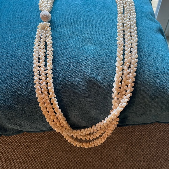 Authentic Ni’ihau shell lei 18” - Picture 4 of 12